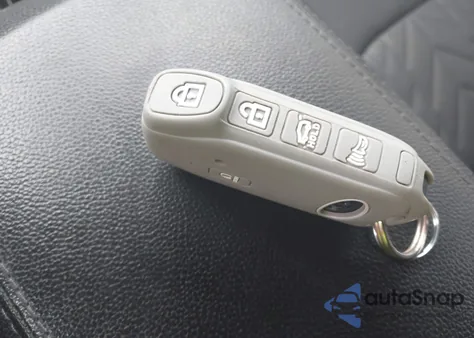 2025 Kia Sportage X-Line z USA, uszkodzony, nr VIN 5XYK6CDF3SG245797